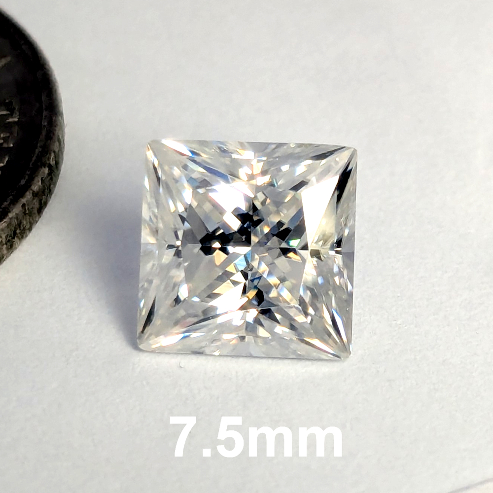 Moissanite White Princess 7.5mm