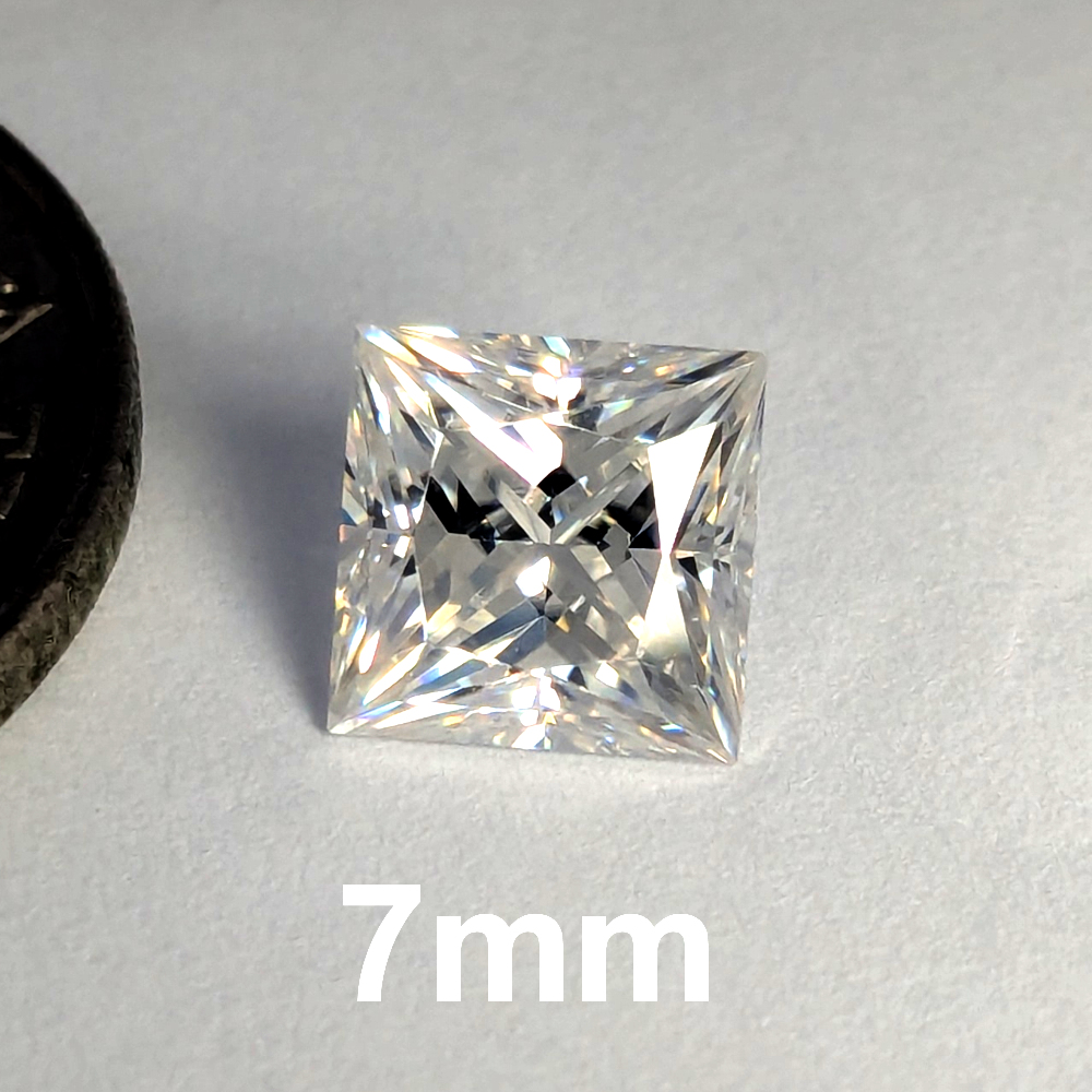 Moissanite White Princess 7mm