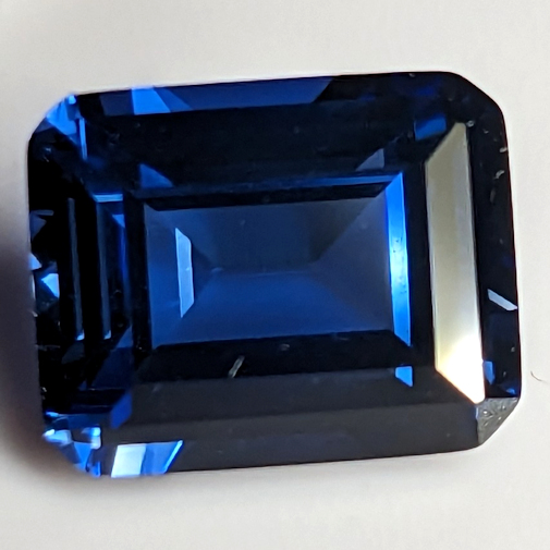 Lab Diff. Sapphire: Emerald Lab Created Sapphire